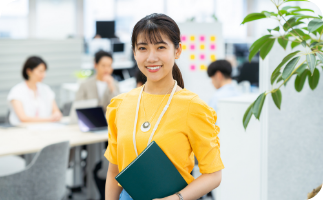 派遣で働く女性